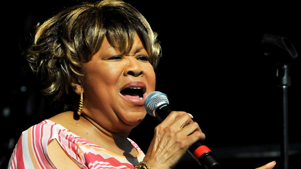 Maves Staples 2008 auf der Bühne.