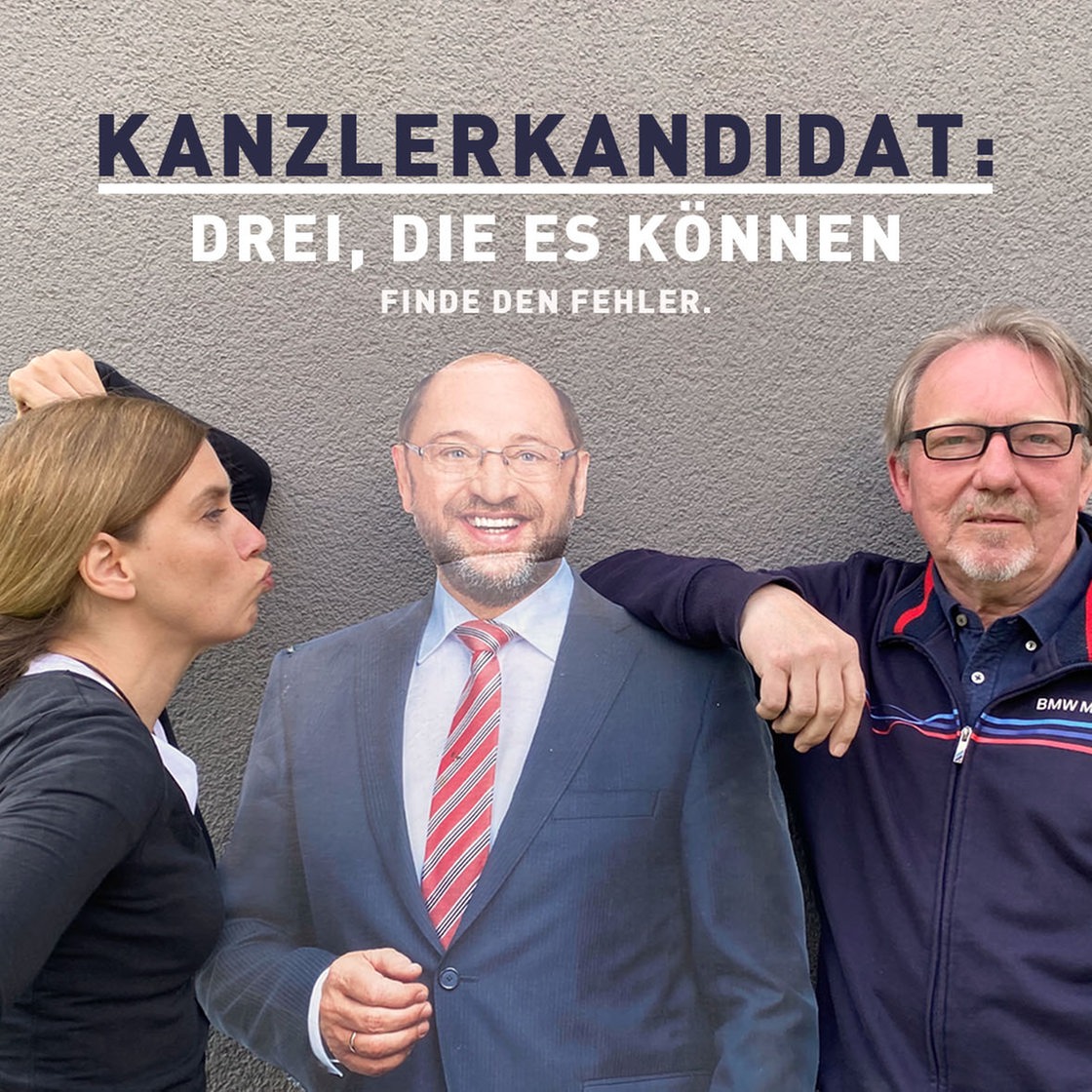 Tina Voss und Dietmar Wischmeyer mit einem Martin Schulz aus Pappe